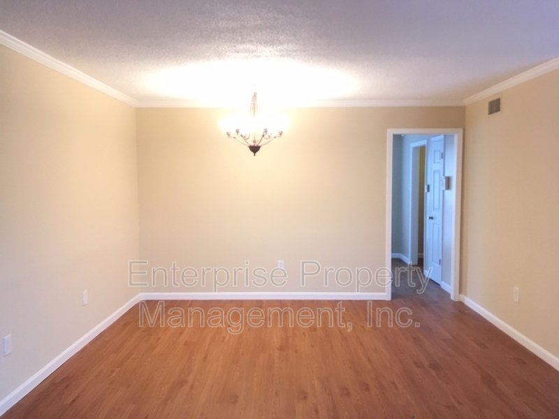 7009 Crestridge Rd property image