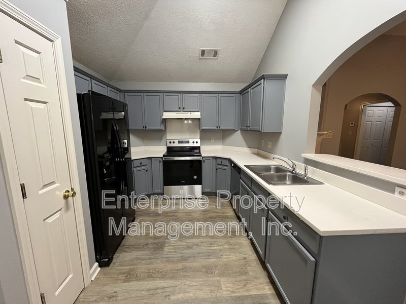 Bright property image