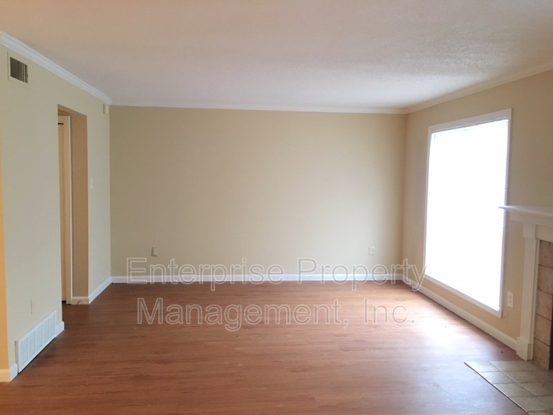 7009 Crestridge Rd property image