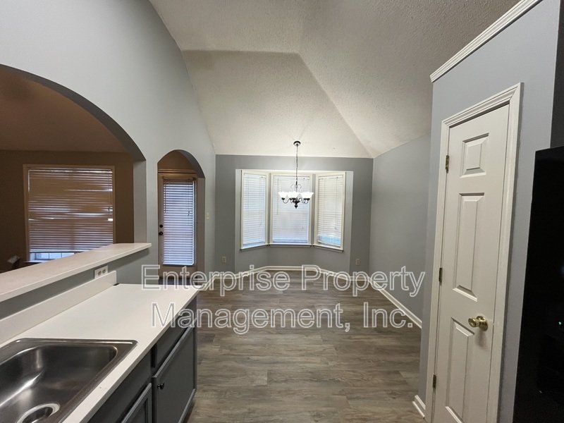 Bright property image