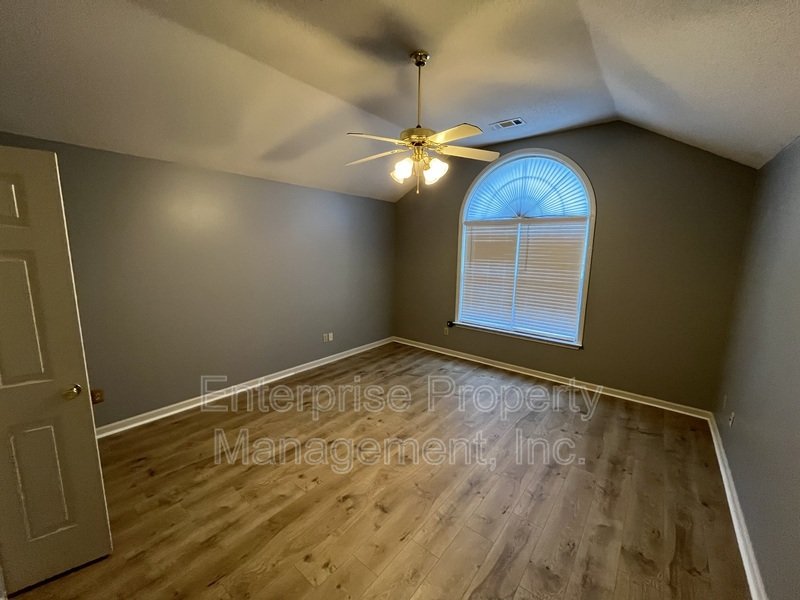 Bright property image