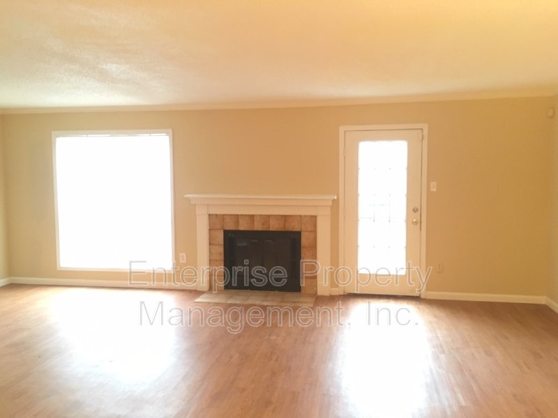 7009 Crestridge Rd property image