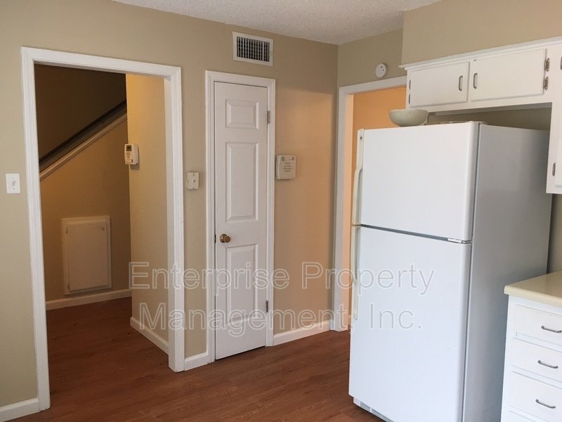 7009 Crestridge Rd property image