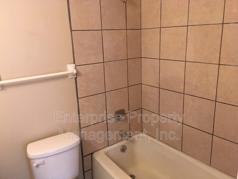7009 Crestridge Rd property image
