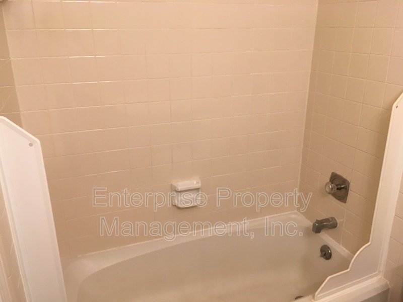 7009 Crestridge Rd property image