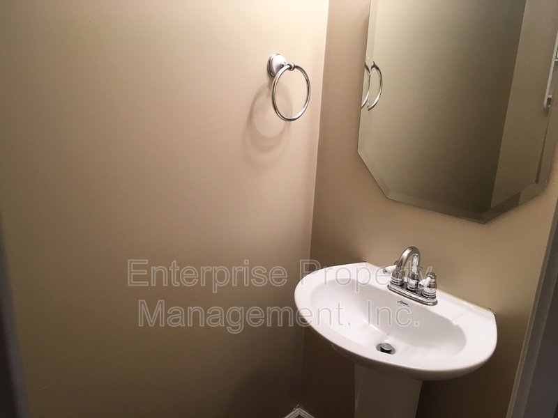 7009 Crestridge Rd property image