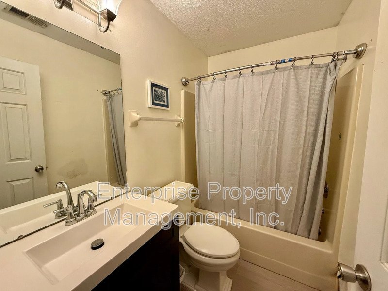 4569 Columbia Woods Ln property image