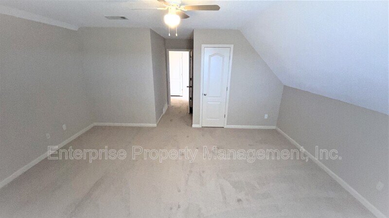 Bright property image