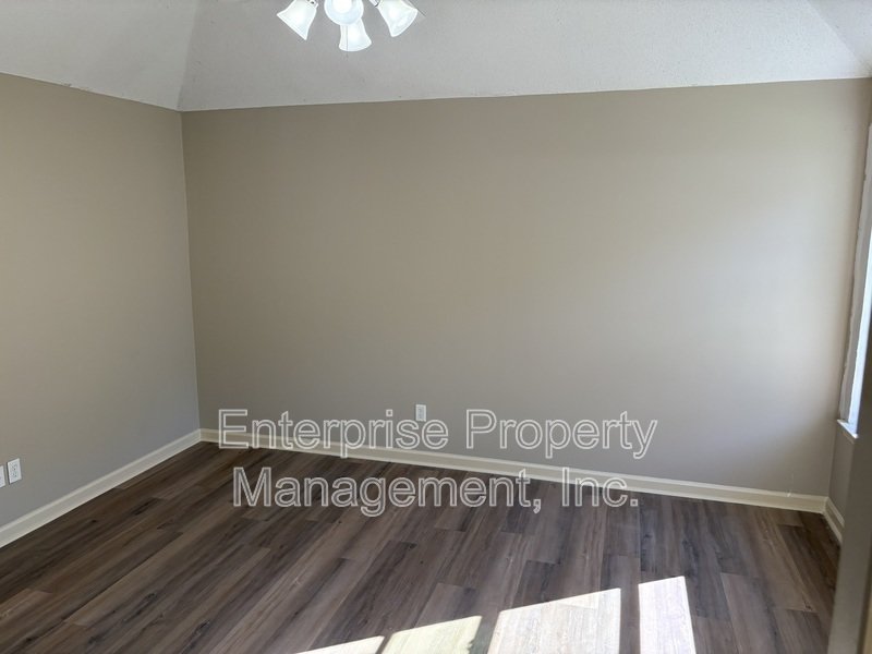 Bright property image
