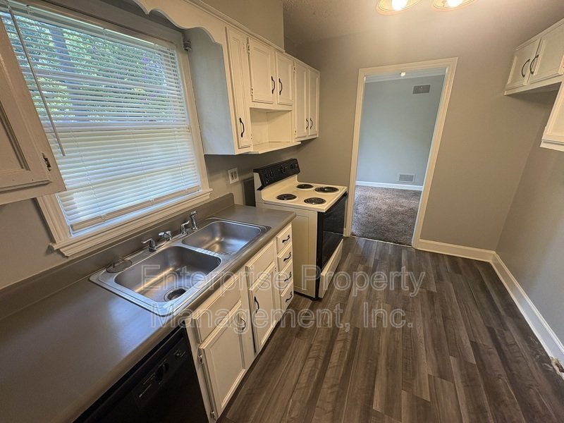 Bright property image