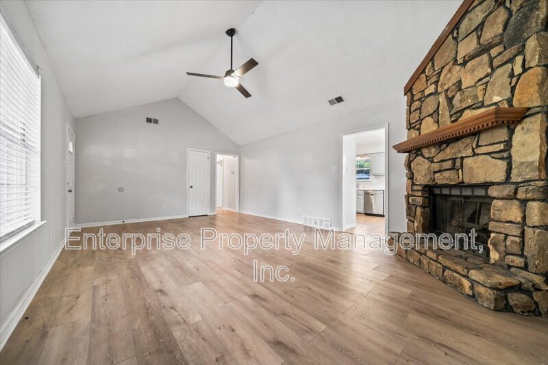 4569 Columbia Woods Ln property image