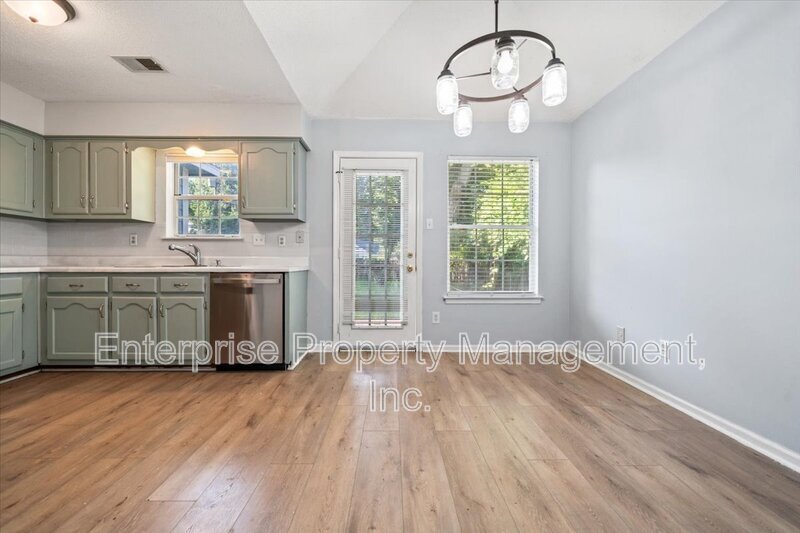 4569 Columbia Woods Ln property image