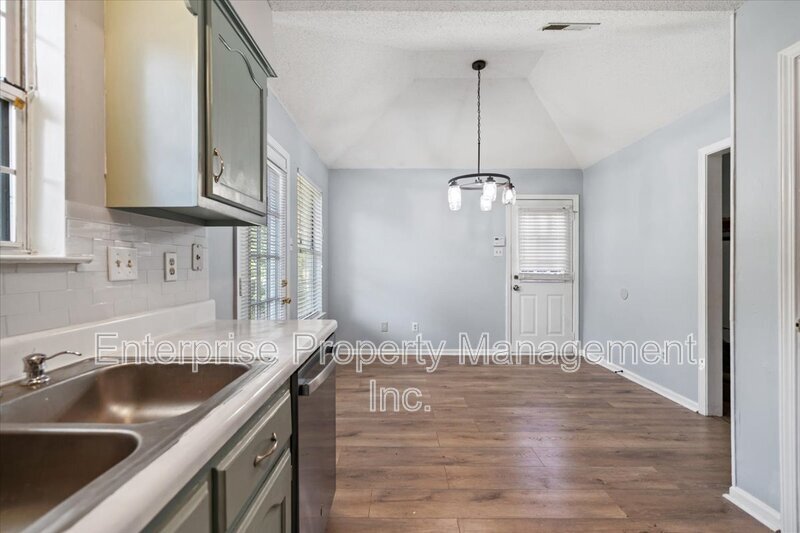 4569 Columbia Woods Ln property image