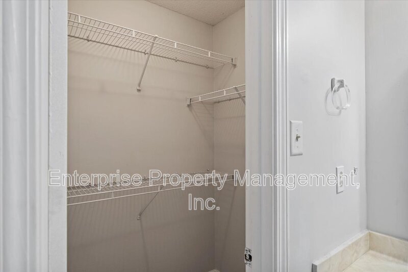 4569 Columbia Woods Ln property image