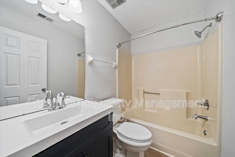 4569 Columbia Woods Ln property image