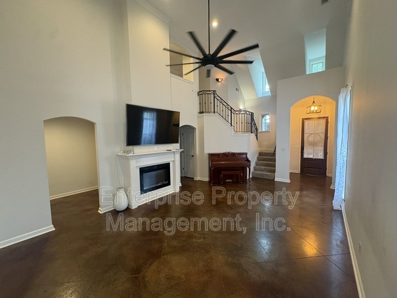 Bright property image
