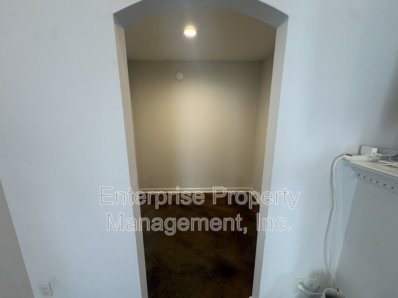Bright property image