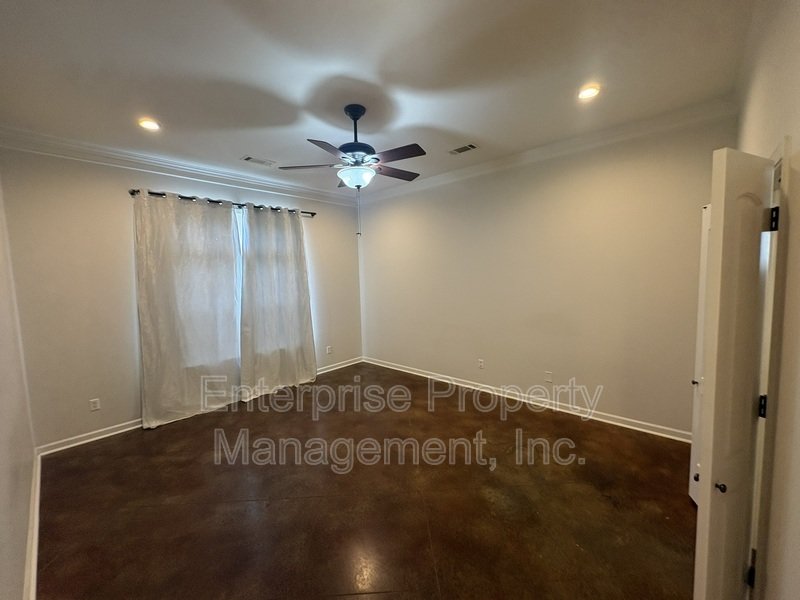 Bright property image