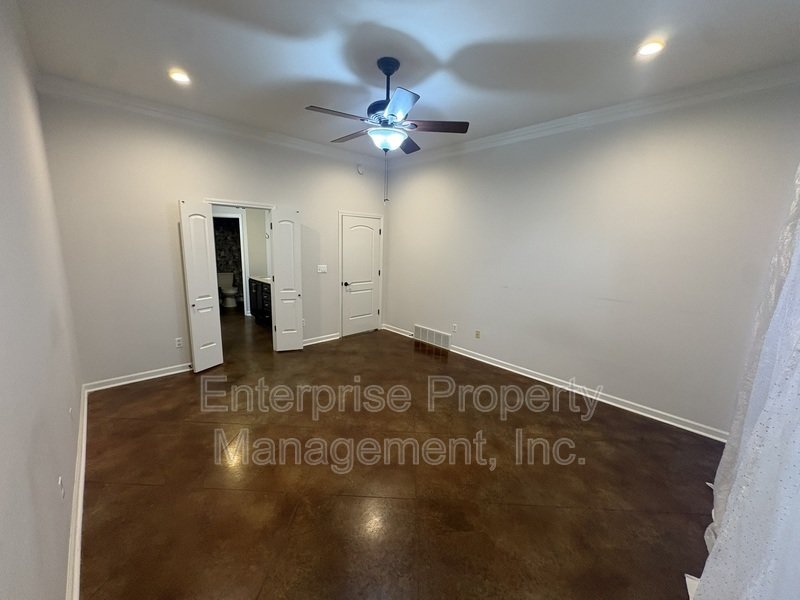 Bright property image