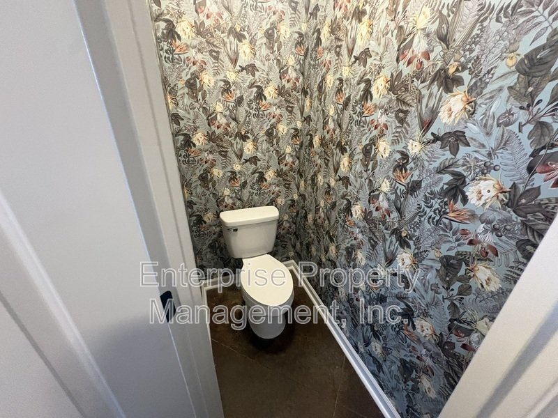 Bright property image