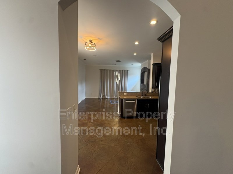Bright property image