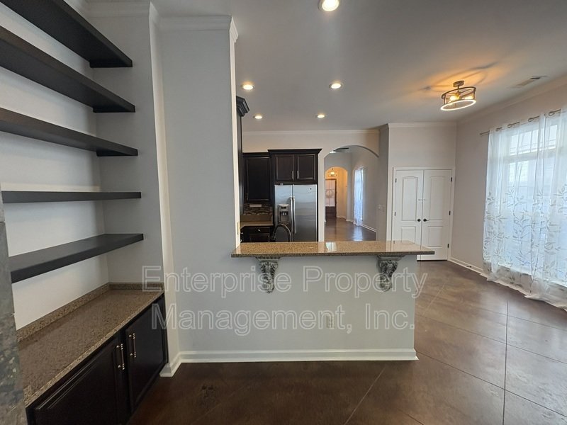Bright property image
