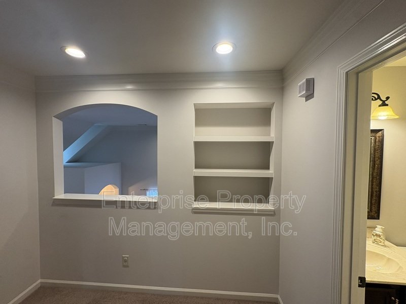 Bright property image