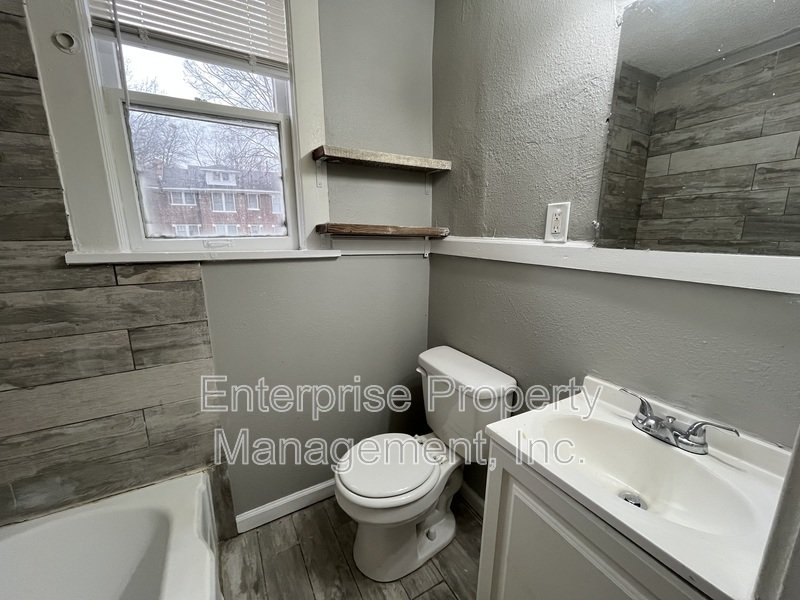 1111 North Parkway 3 property image