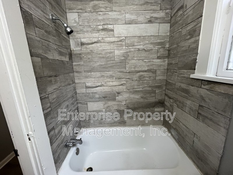 1111 North Parkway 3 property image