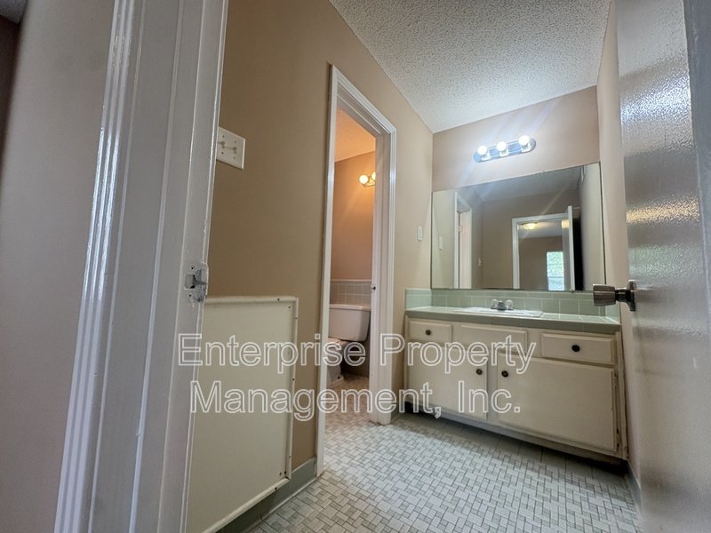 Open property image